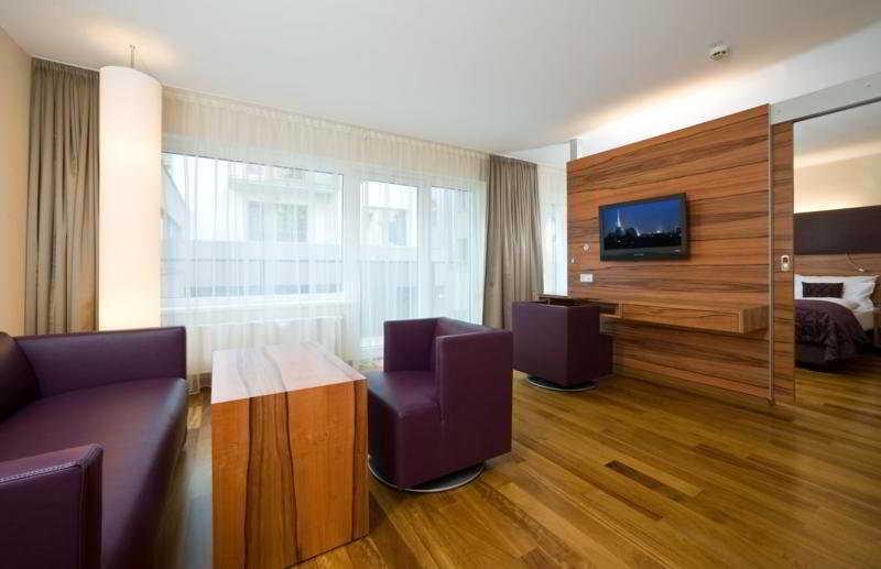 Pakat Suites Vienna Exterior photo